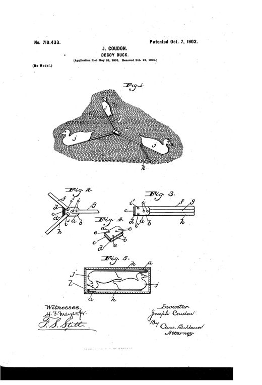 Patent drawing showing three wooden decoy ducks mounted on the ends of three rods radiating from a central metal head, floating on a marsh mound, with detail views of the pivoting rod-and-head mechanism and a storage box holding folded decoys.
