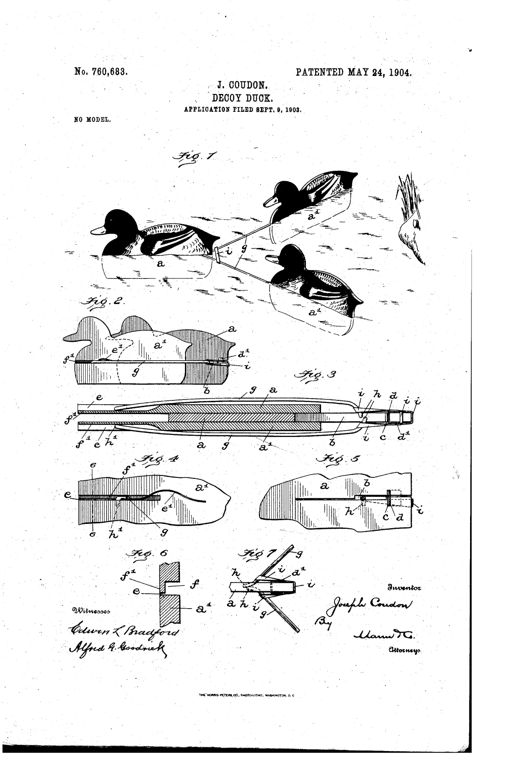 Patent drawing showing three wooden duck decoys floating on water, connected by thin rigid links pivoted at hook joints, with detailed cross-section diagrams of the slotted wooden bodies and connecting plates below.